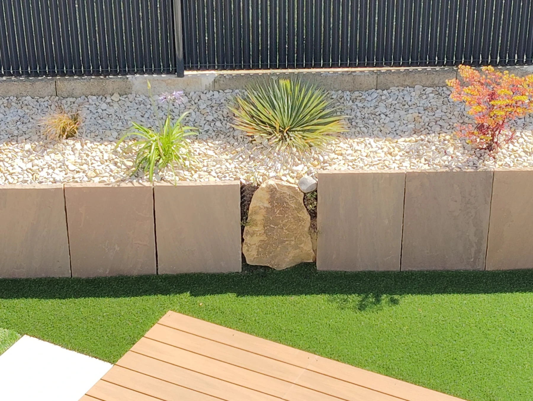 Aménagement paysager autour d'une piscine sur Saint Quay Portrieux 22.