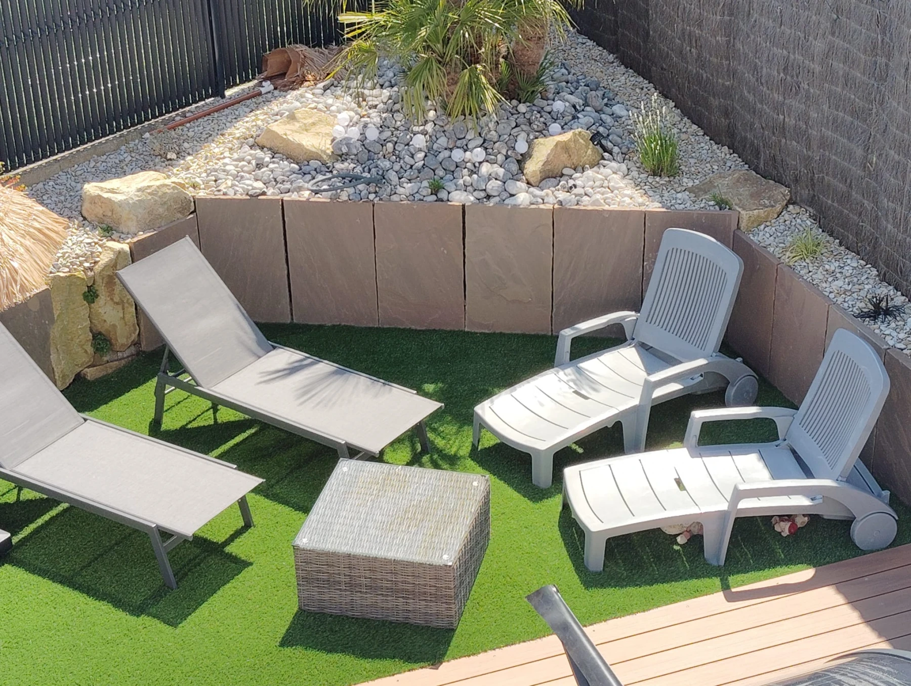 Aménagement paysager autour d'une piscine sur Saint Quay Portrieux 22.